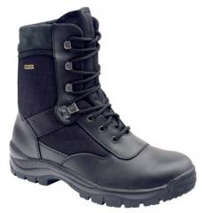 Footwear for salvors and firemen